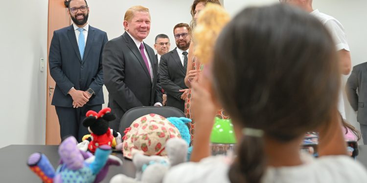 Quatro irmãos que viviam em abrigo de acolhimento no interior do AM têm adoção internacional autorizada