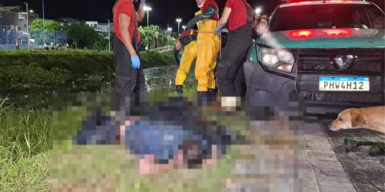 Corpo é encontrado boiando em igarapé na zona sul de Manaus