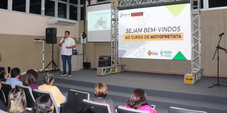 Maio Amarelo: Detran-AM inicia Curso de Motofretista e Wilson Lima anuncia linha de crédito para a categoria