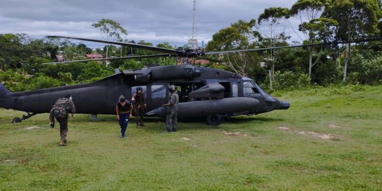 Forças Armadas resgatam pacientes e prestam assistência na Terra Indígena Vale do Javari durante a Operação Ágata Amazônia