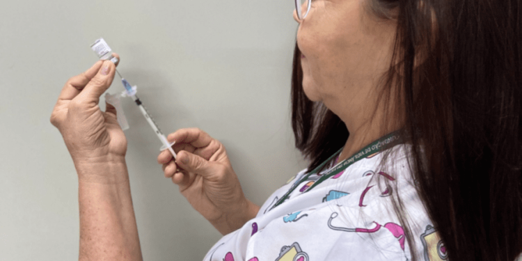 Vacinação contra a dengue é ampliada para adolescentes de 17 municípios do Amazonas