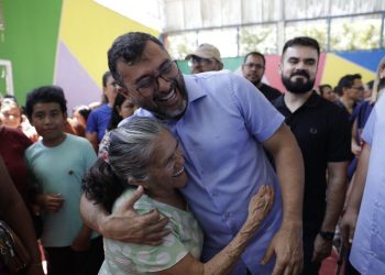 Em homenagem às mães, governo antecipa pagamento do Auxílio Estadual