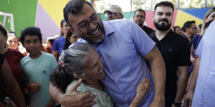 Em homenagem às mães, governo antecipa pagamento do Auxílio Estadual