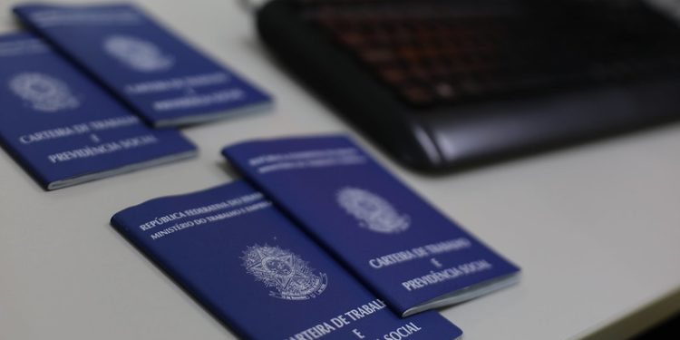 Sine Manaus oferta 298 vagas de emprego nesta segunda–feira, 12/5