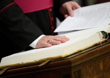 Capela Sisitina recebe amanhã os 133 cardeais votantes