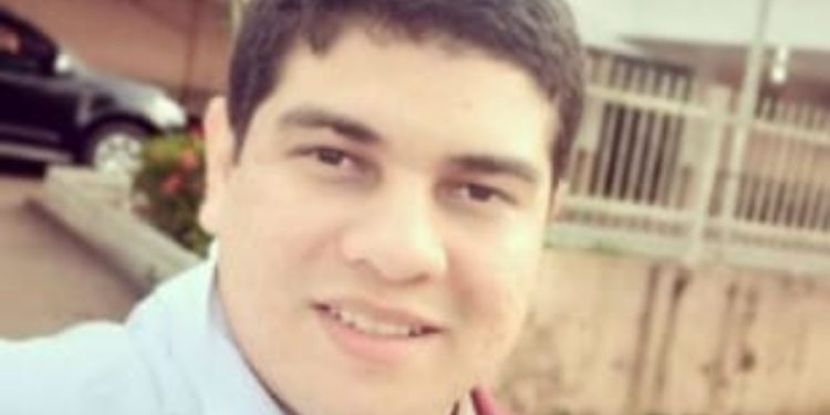 Medico-encontrado-com-garota-de-15-anos-em-motel-e-solto-apos-audiencia-de-custodia-em-Manaus