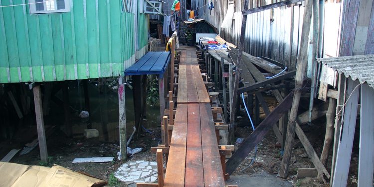 Novas pontes são construídas nos bairros São Jorge e Educandos