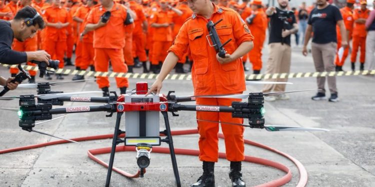 Corpo de Bombeiros do AM contará com primeiro drone desenvolvido para o combate a incêndios