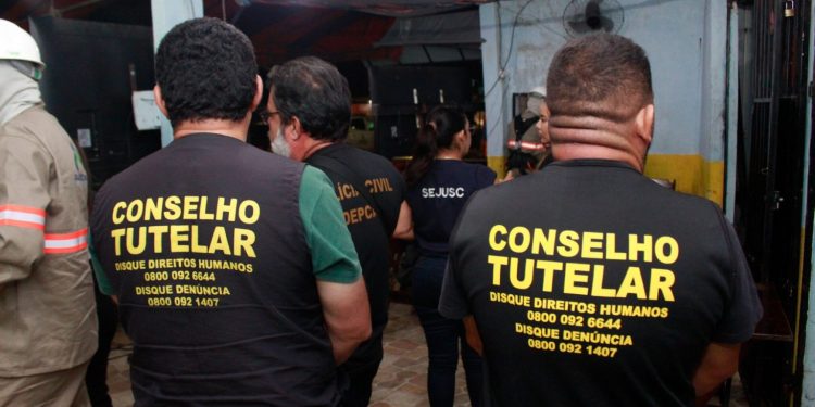 Médico é preso em flagrante com adolescente de 15 anos em pousada de Manaus