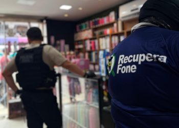 PC-AM prende homem e apreende 29 celulares irregulares durante fiscalização em lojas e assistências técnicas