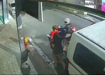 Vídeo: Mulheres com criança são assaltadas no bairro Alvorada