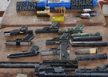 Polícia Civil deflagra operação e apreende drogas, armamentos, munições e caminhonete; prejuízo ao crime organizado é de R$ 1 milhão