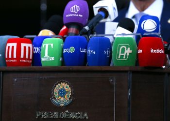 Violência contra jornalistas cai, mas tem patamar preocupante