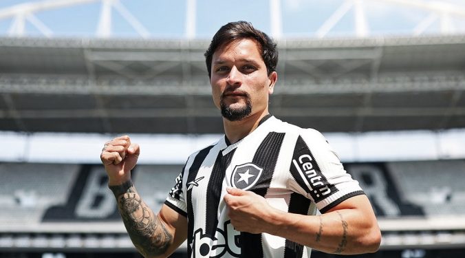 Artur celebra goleada do Botafogo sobre o Inter: ‘trabalho foi feito’