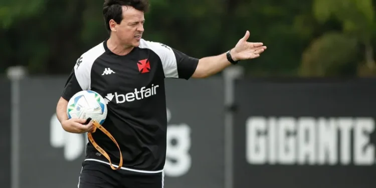 Diniz volta ao Vasco cheio de entusiasmo: ‘Sei que temos de melhorar, mas confio muito no time’