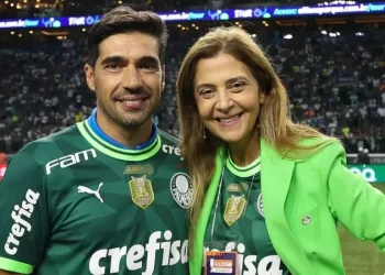 Leila reforça permanência de Abel Ferreira e nega contato da CBF