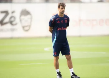 Rodrigo Caio volta ao Flamengo para integrar comissão técnica de Filipe Luís