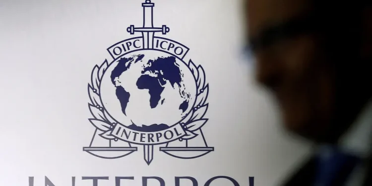 PF pede inclusão de Zambelli na lista de procurados da Interpol