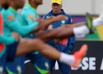 Brasil enfrenta Equador na estreia do italiano Carlo Ancelotti