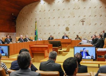 STF suspende julgamento sobre responsabilização de redes por postagens