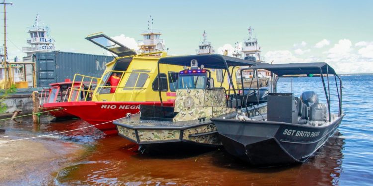 SSP-AM faz entrega de novas lanchas da PMAM, PC-AM e CBMAM