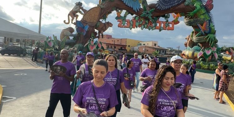 Prefeitura de Manaus realiza ação de conscientização sobre os direitos da pessoa idosa no parque Gigantes da Floresta