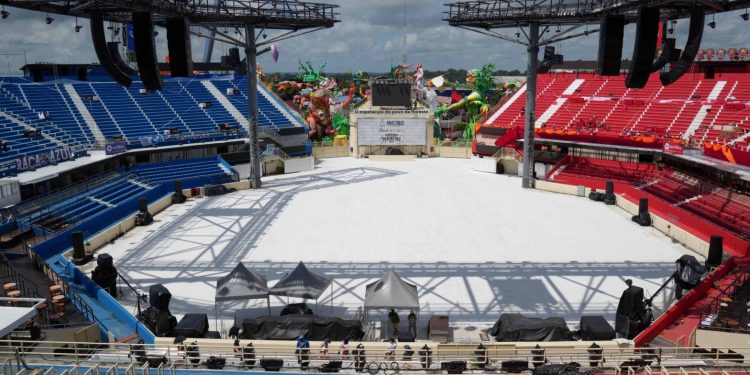 Governo assina contrato para modernizar Bumbódromo de Parintins