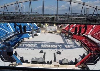 Festival de Parintins 2025: Visita guiada ao Bumbódromo inicia na quarta-feira