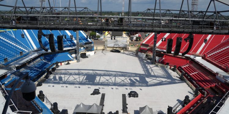 Festival de Parintins 2025: Visita guiada ao Bumbódromo inicia na quarta-feira