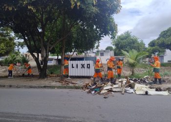 Força-tarefa da Prefeitura de Manaus combate lixeiras clandestinas em todas as zonas da cidade