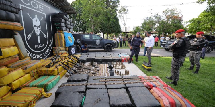 Polícia faz maior apreensão da história do Amazonas com 6,5 toneladas de drogas