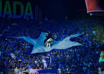 Parintins 2025: Caprichoso destaca resistência indígena na primeira noite