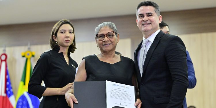 Prefeito David Almeida participa da abertura da “Semana Solo Seguro – Favela 2025” e destaca avanços na regularização fundiária em Manaus