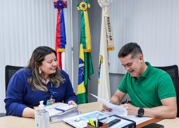 Prefeito de Manaus unifica datas-base e garante reajuste salarial a todos os servidores municipais de Manaus