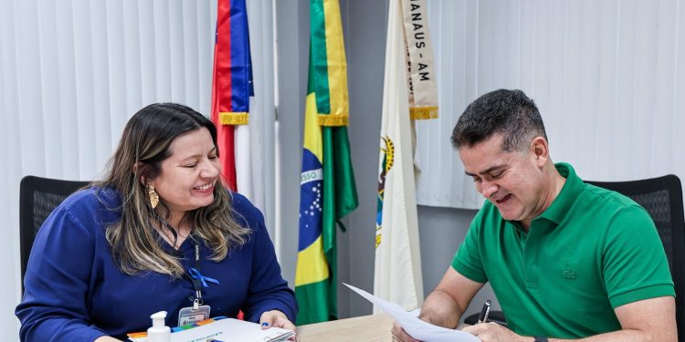 Prefeito de Manaus unifica datas-base e garante reajuste salarial a todos os servidores municipais de Manaus