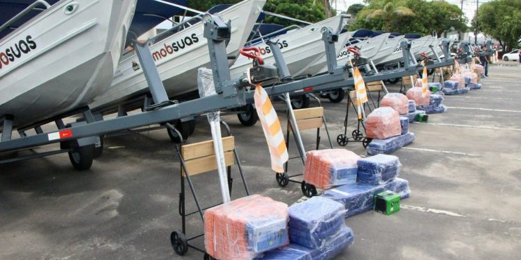 Entrega de novas lanchas reforçam Assistência Social no Amazonas