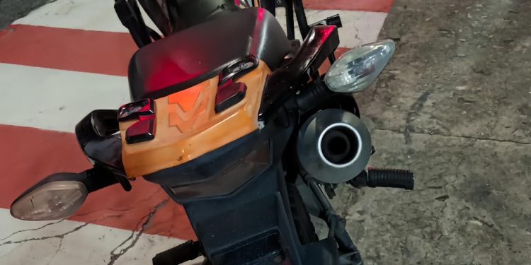 Motociclista é flagrado conduzindo veículo com placa adulterada na Torquato Tapajós