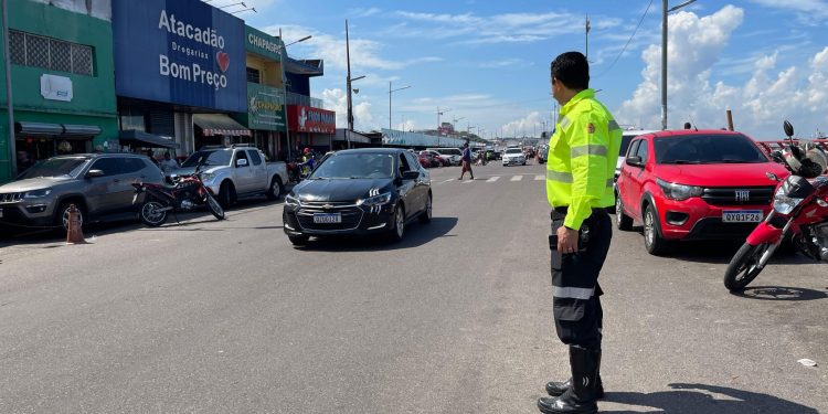 Prefeitura de Manaus reforça atuação de agentes de trânsito em operação especial para o Festival Folclórico de Parintins