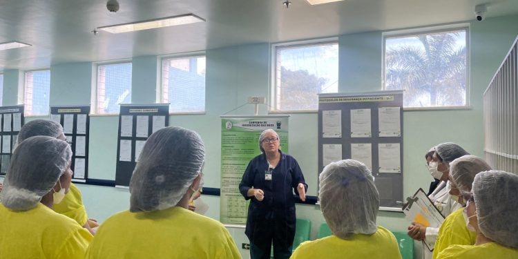 Pacientes idosos são os principais acometidos por quedas em ambientes hospitalares, alerta FCecon