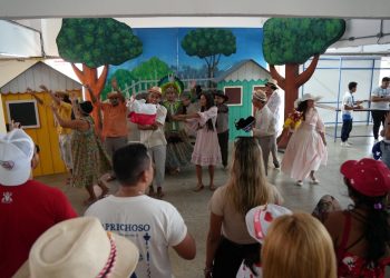 Festival de Parintins 2025: Visita guiada ao Bumbódromo bate recorde de público e reforça alta da cultura e turismo em Parintins