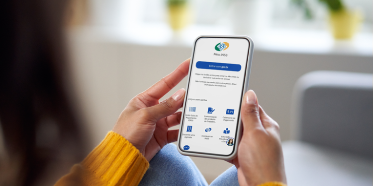 Campanha "É Meu por Direito" é lançada e orienta vítimas de descontos indevidos no INSS