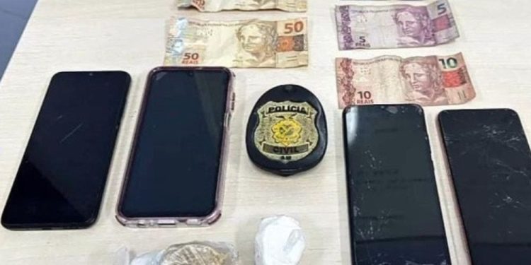 Suspeito de roubo em pastelaria é preso com drogas e celulares na Zona Leste de Manaus