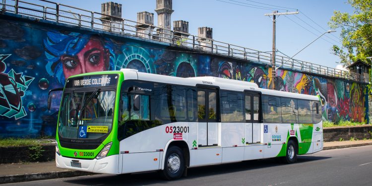 Sancionada, em Manaus, lei que garante passe livre a mais de 212 mil estudantes da rede municipal