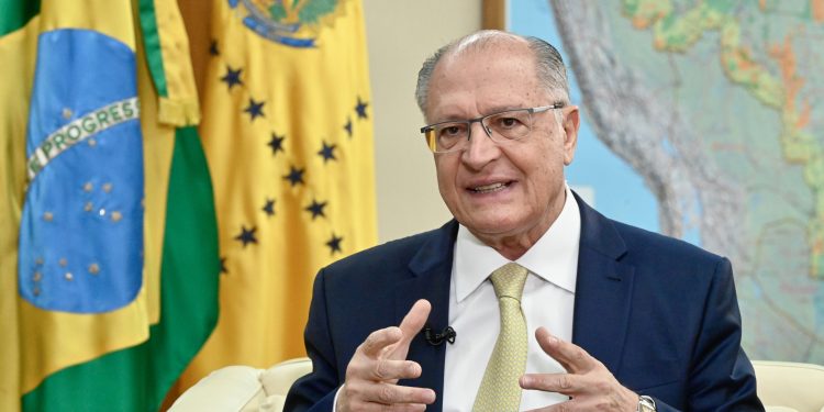 Tarifaço pode afetar 36% das exportações brasileiras, diz Alckmin