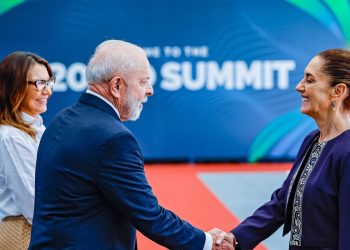 Lula propõe aprofundar relações econômicas e comerciais com o México