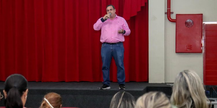 Prefeitura de Manaus realiza evento para tratar do Plano de Contratações Anual 2026 da Semed