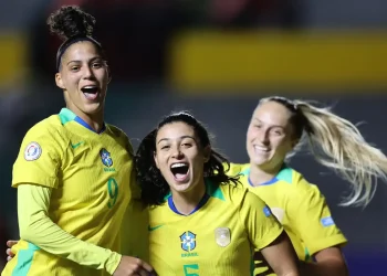 Brasil inicia Copa América com vitória de 2 a 0 sobre a Venezuela