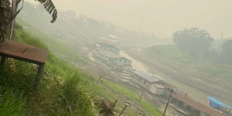 Borba amanhece tomada por fumaça intensa nesta manhã no Amazonas