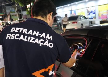 Detran-AM: Durante fiscalização, condutores são presos por adulteração de placa e desacato