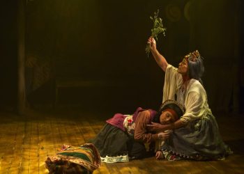 Teatro Amazonas: Trupe Ave Lola apresenta espetáculo premiado ‘Manaós - Uma saga de luz e sombra’
